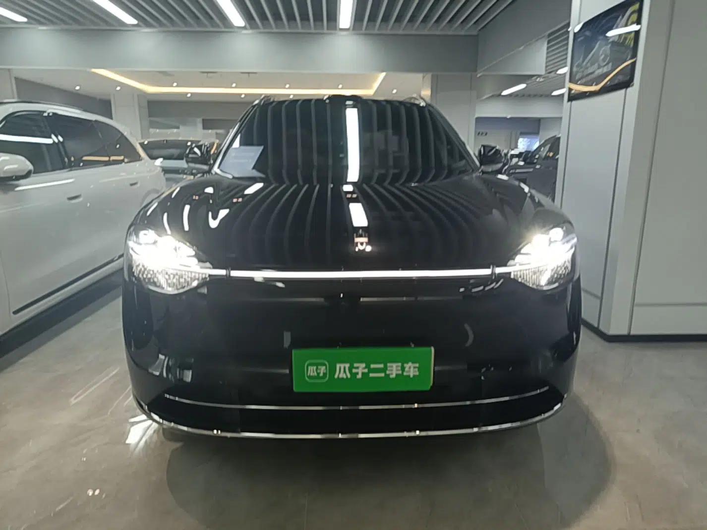 Hima AITO M9 2025 Extended-Range Max Version 52 kWh 6-Seater Edition — миниатюра 2