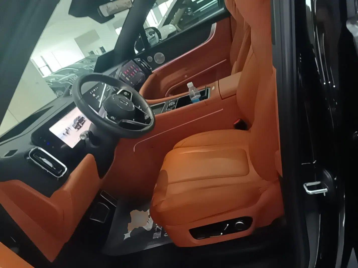 Hima AITO M9 2025 Extended-Range Max Version 52 kWh 6-Seater Edition — миниатюра 18