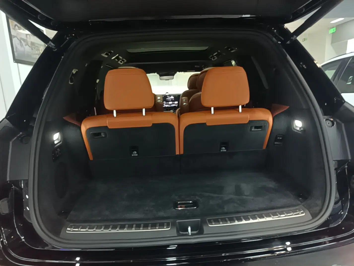 Hima AITO M9 2025 Extended-Range Max Version 52 kWh 6-Seater Edition — миниатюра 22