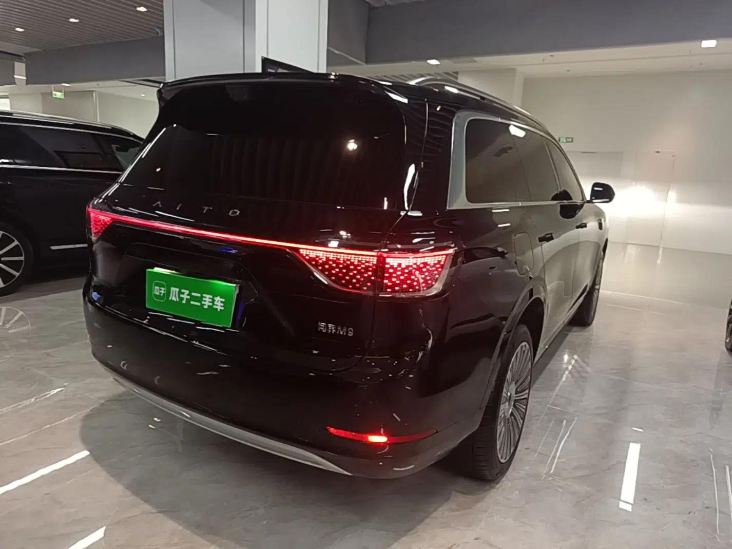 Hima AITO M9 2025 Extended-Range Max Version 52 kWh 6-Seater Edition — миниатюра 6