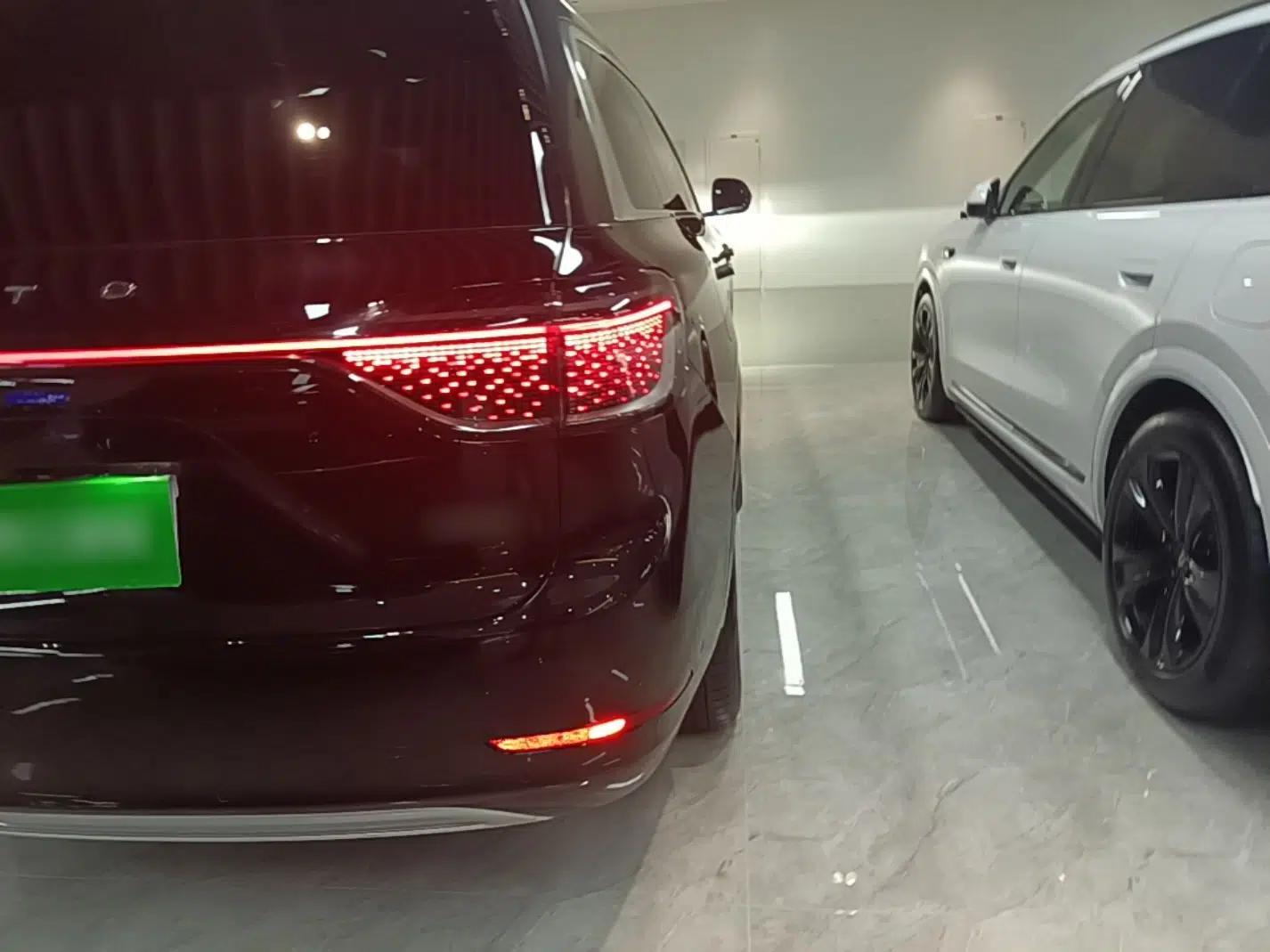 Hima AITO M9 2025 Extended-Range Max Version 52 kWh 6-Seater Edition — миниатюра 7