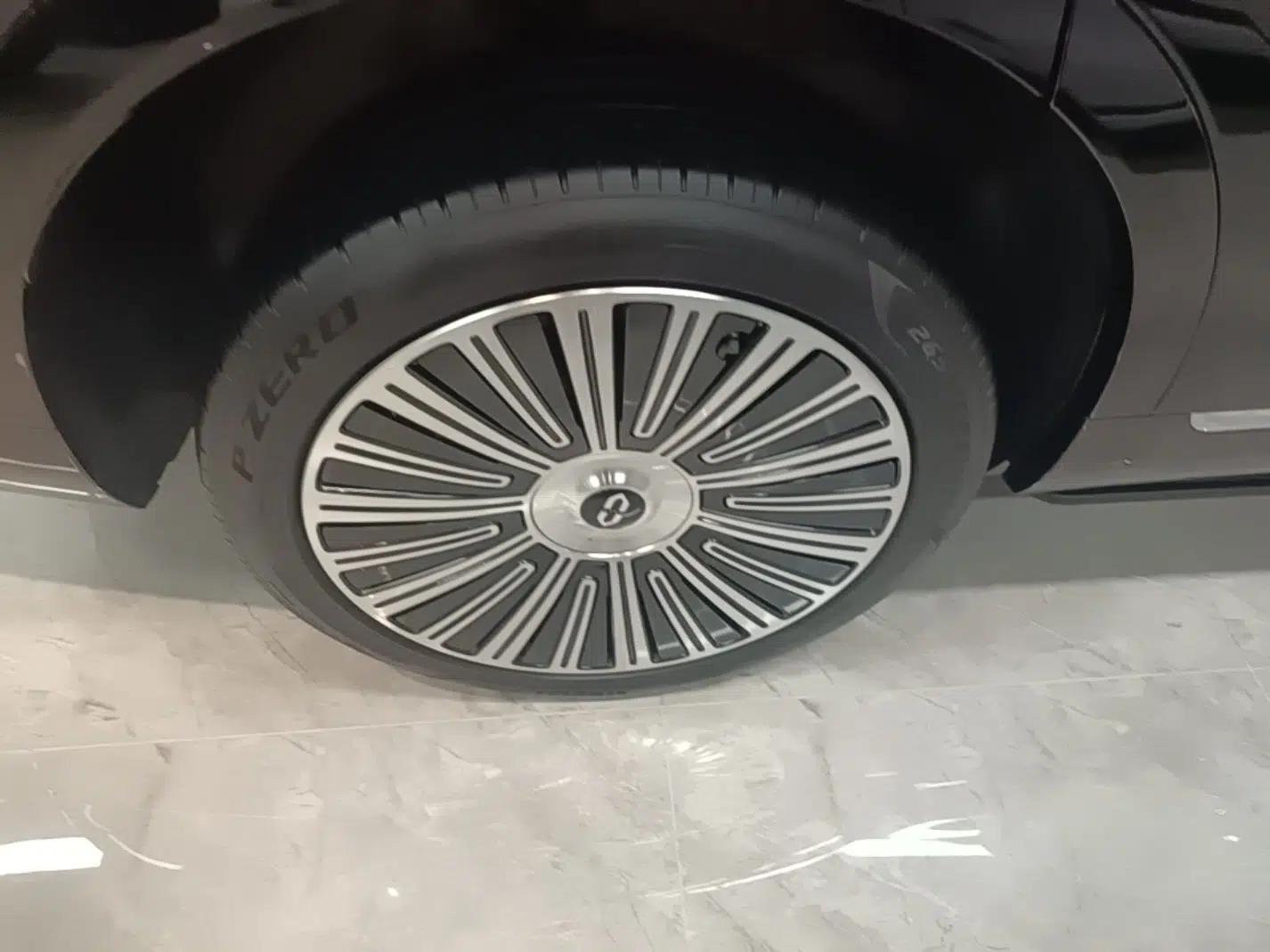 Hima AITO M9 2025 Extended-Range Max Version 52 kWh 6-Seater Edition — миниатюра 10