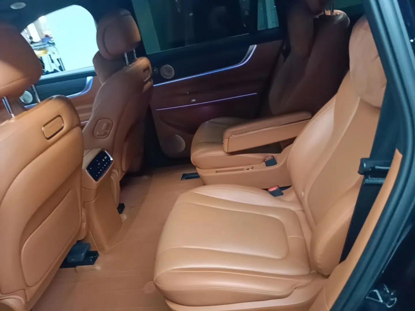 Hima AITO M9 2024 Range-Extended Max Edition 42 kWh 6-Seater Version — миниатюра 20