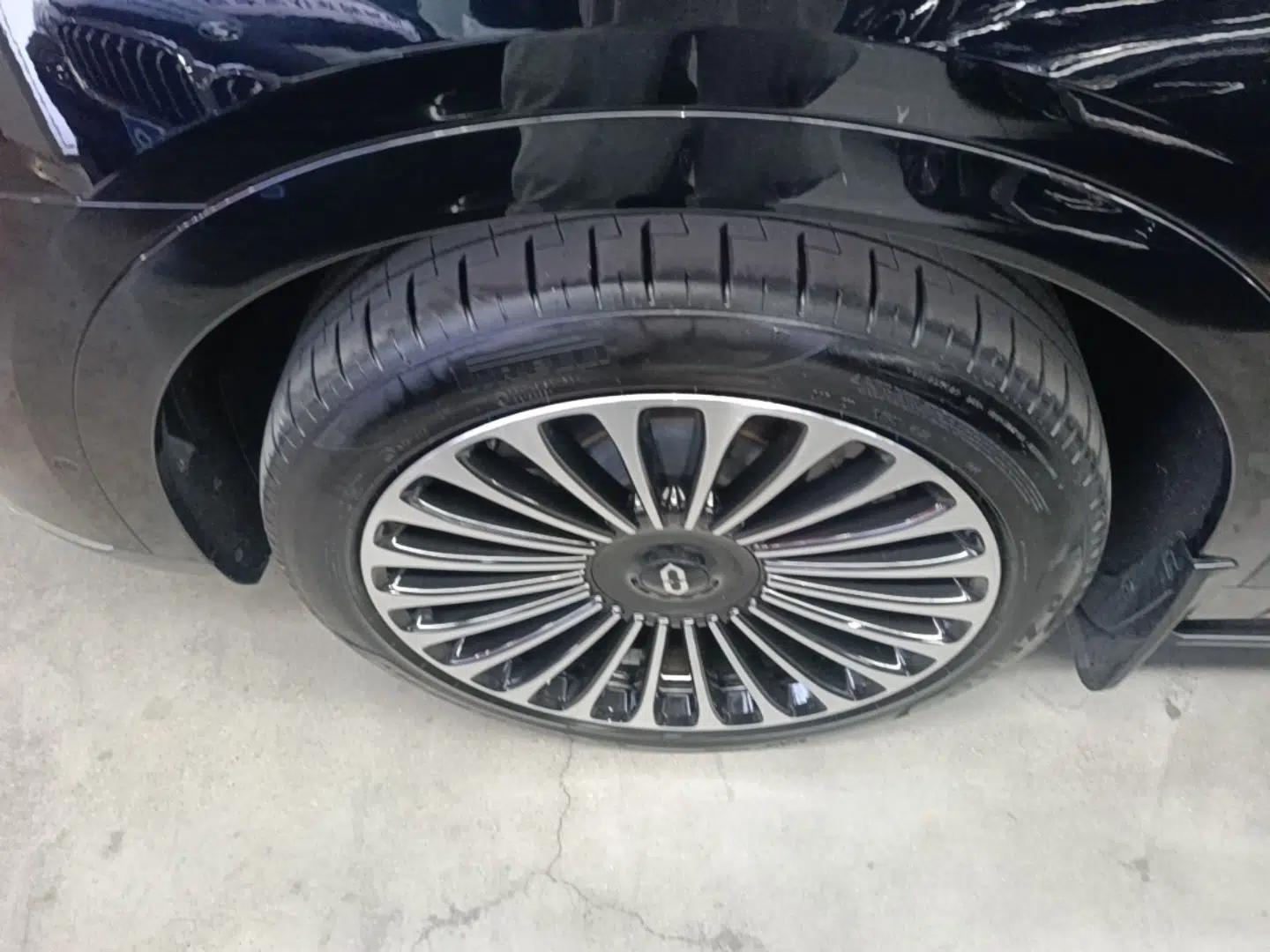 Hima AITO M9 2024 Range-Extended Max Edition 42 kWh 6-Seater Version — миниатюра 8