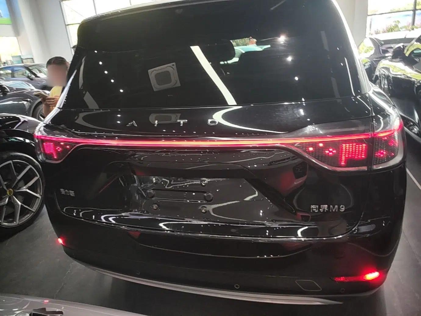 Hima AITO M9 2024 Range-Extended Ultra Version 52 kWh 6-Seater Model — миниатюра 5