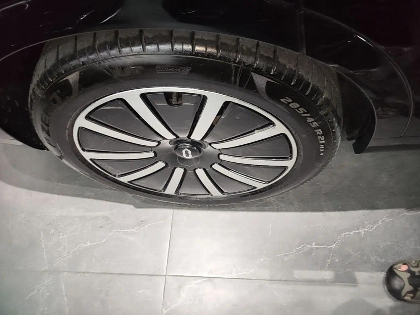 Hima AITO M9 2024 Range-Extended Ultra Version 52 kWh 6-Seater Model — миниатюра 10