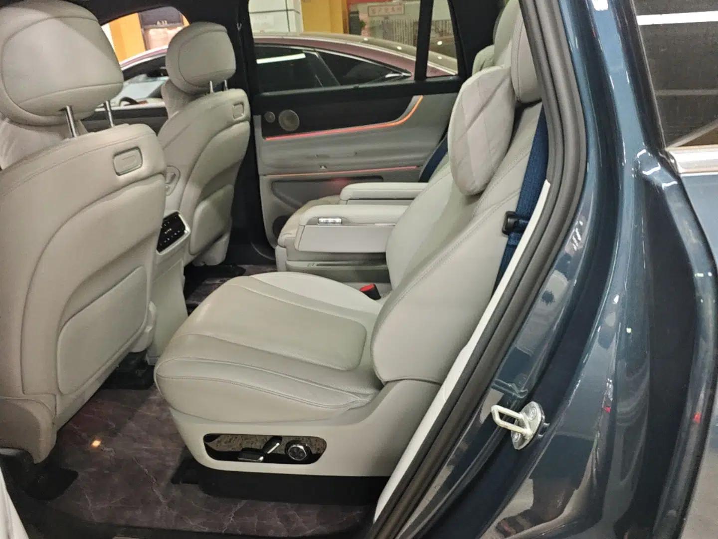 Hima AITO M9 2024 Range-Extended Ultra Version 42 kWh 6-Seater Model — миниатюра 20