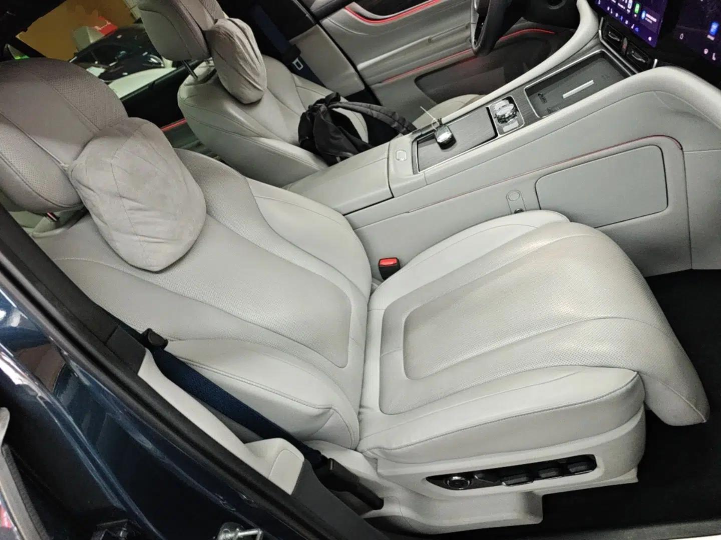 Hima AITO M9 2024 Range-Extended Ultra Version 42 kWh 6-Seater Model — миниатюра 23