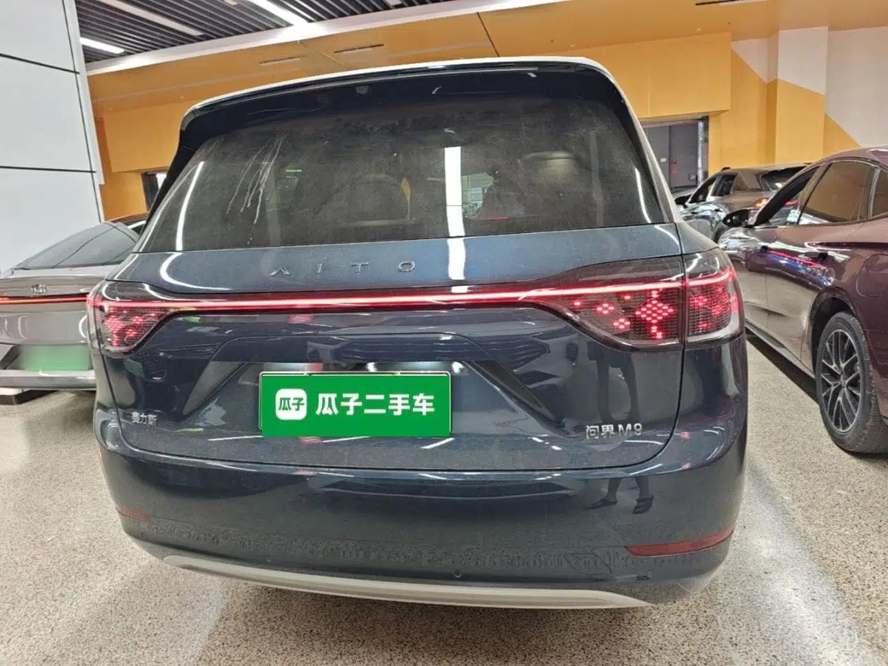 Hima AITO M9 2024 Range-Extended Ultra Version 42 kWh 6-Seater Model — миниатюра 5