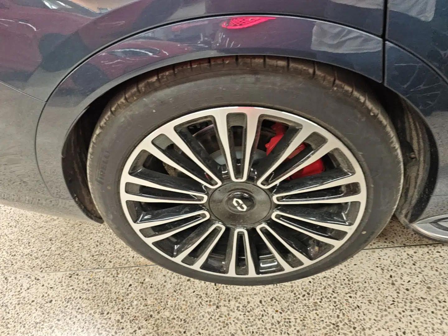 Hima AITO M9 2024 Range-Extended Ultra Version 42 kWh 6-Seater Model — миниатюра 10