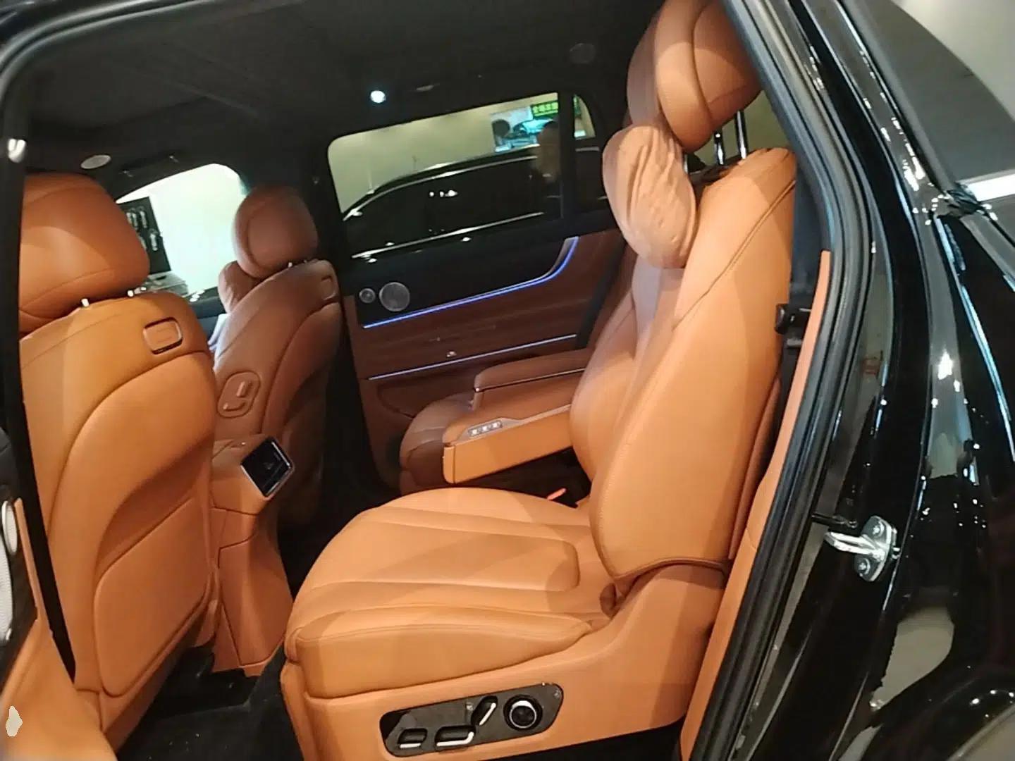 Hima AITO M9 2025 Extended-Range Ultra Version 52 kWh 6-Seater — миниатюра 19