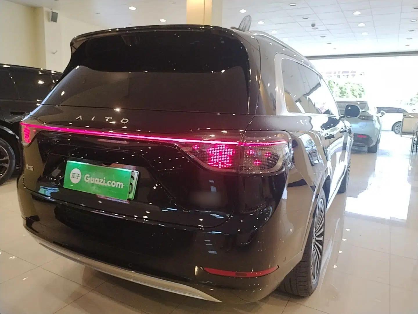 Hima AITO M9 2025 Extended-Range Ultra Version 52 kWh 6-Seater — миниатюра 4