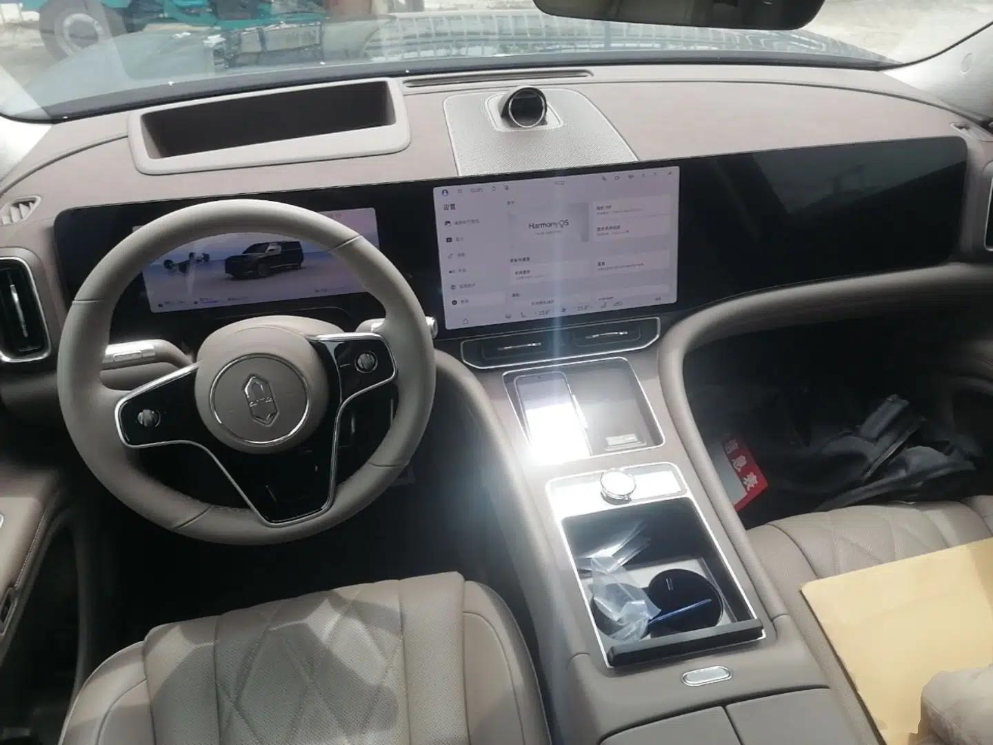 Hima AITO M9 2024 Range-Extended Ultra Version 52 kWh 6-Seater Model — миниатюра 13