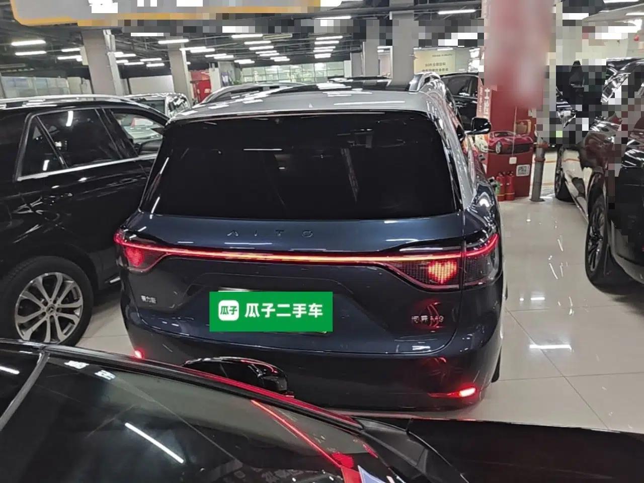 Hima AITO M9 2024 Range-Extended Ultra Version 42 kWh 6-Seater Model — миниатюра 5