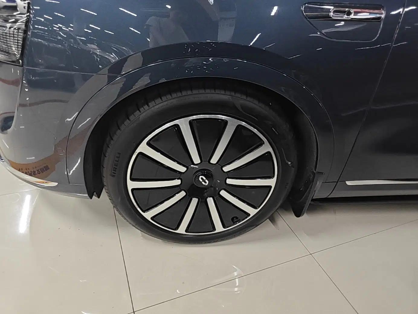 Hima AITO M9 2024 Range-Extended Ultra Version 42 kWh 6-Seater Model — миниатюра 8