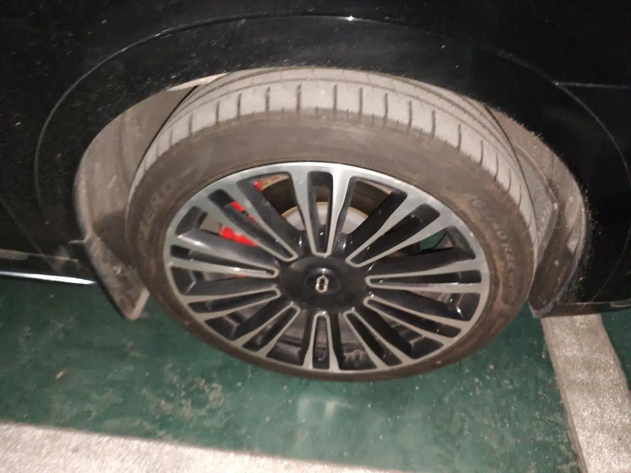 Hima AITO M9 2024 Range-Extended Ultra Version 52 kWh 6-Seater Model — миниатюра 8