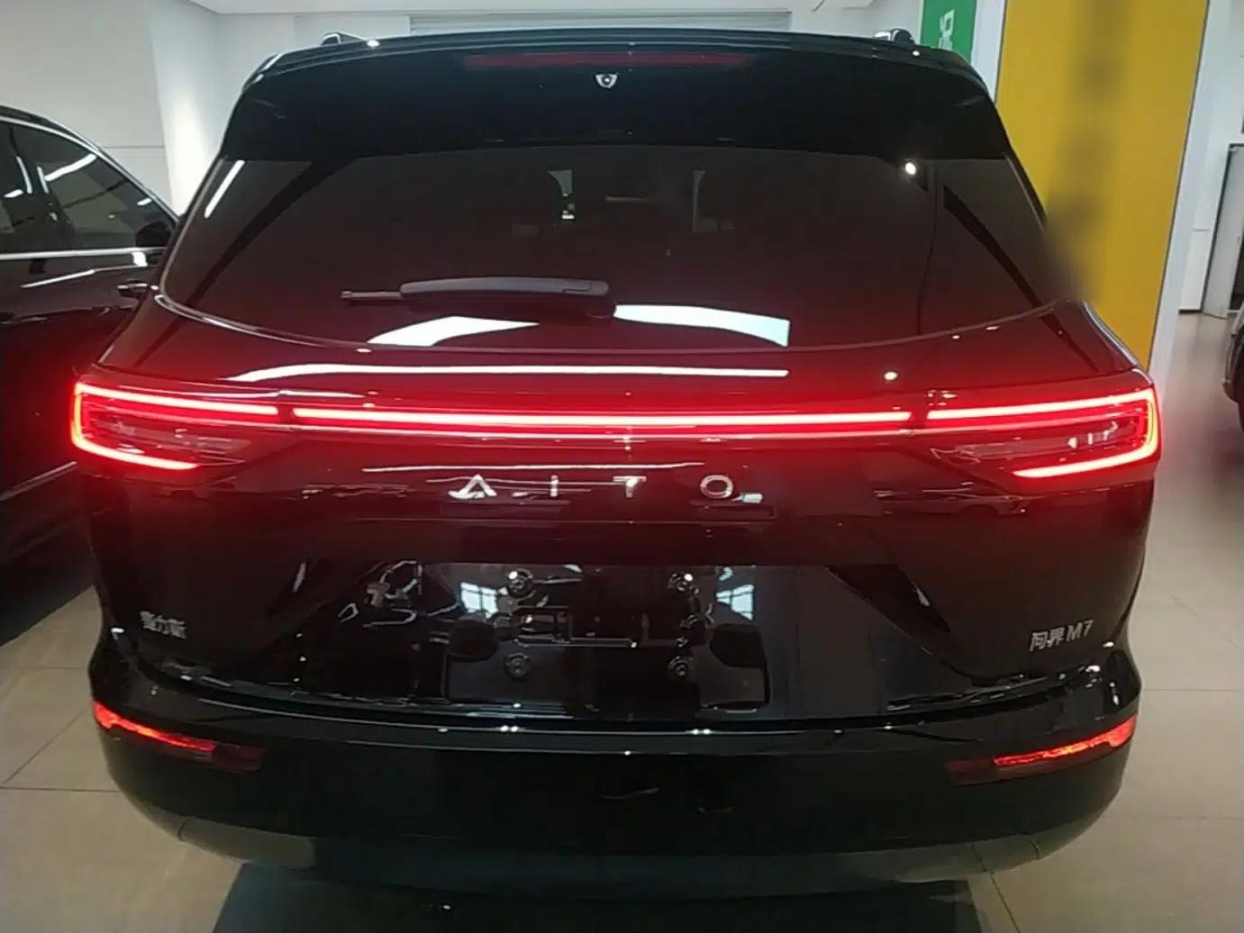 Hima AITO M7 2024 1.5T Intelligent Drive Rear-Drive Ultra Version 5 Seats — миниатюра 5