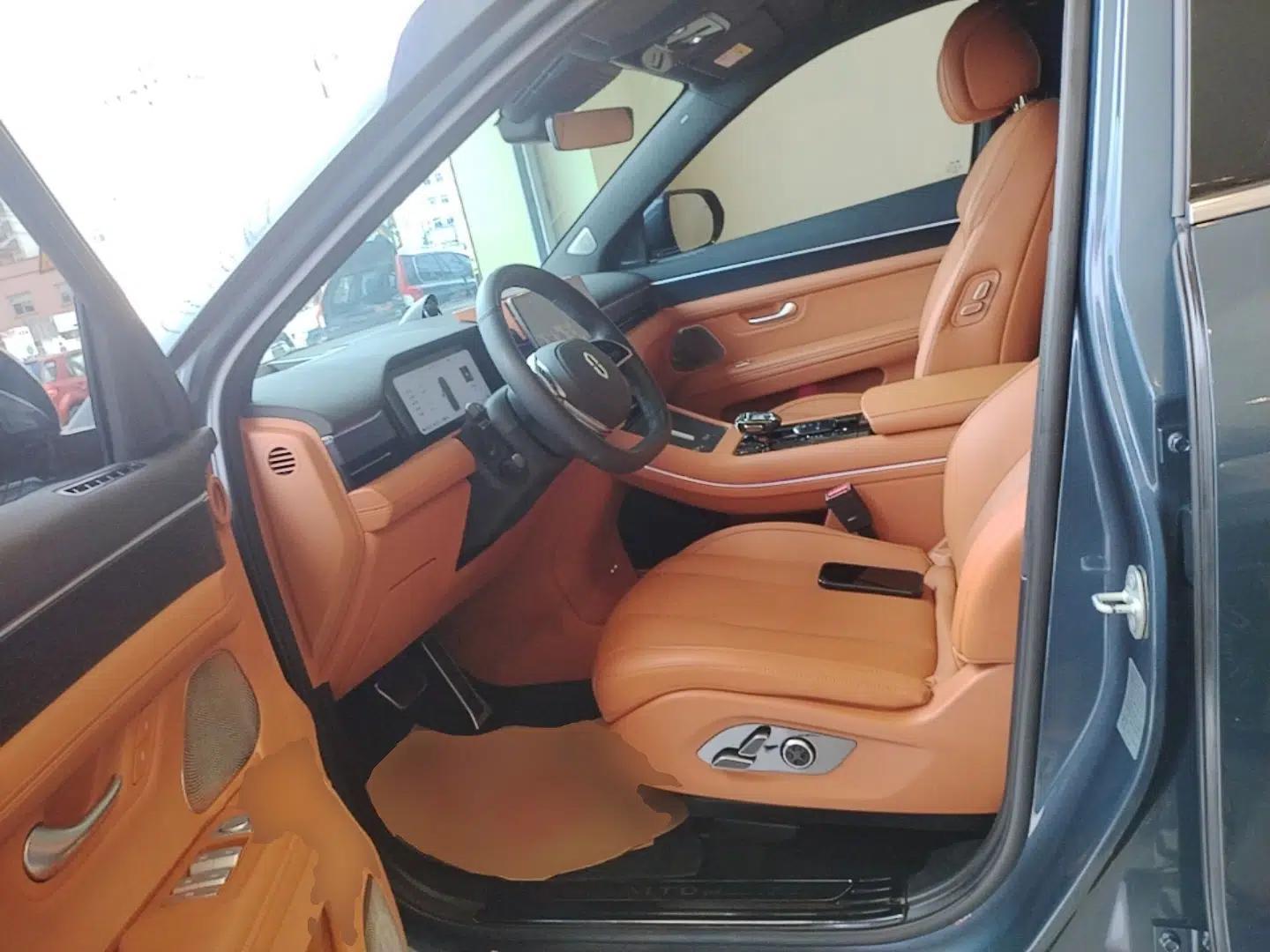Hima AITO M7 2024 1.5T Intelligent Driving 4WD Ultra Version 6 Seats — миниатюра 18