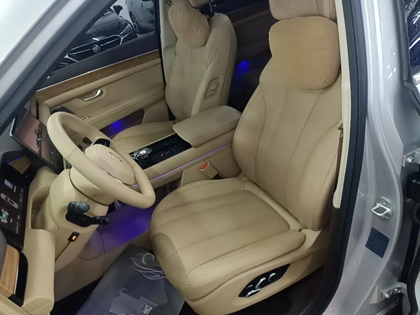 Hima AITO M7 2024 1.5T Rear-Drive Plus Version 5 Seats — миниатюра 17