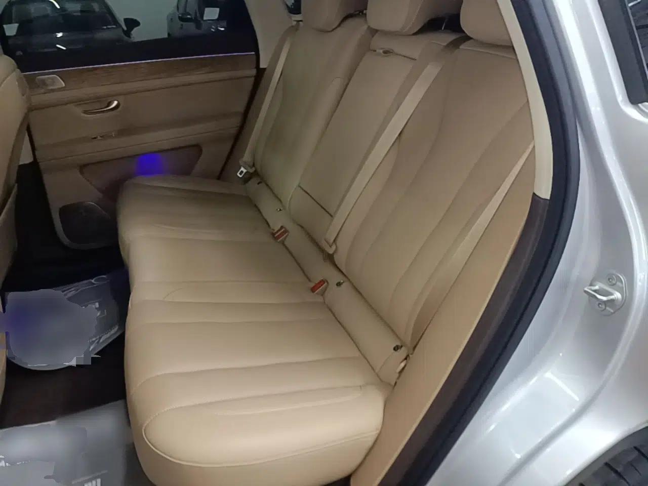 Hima AITO M7 2024 1.5T Rear-Drive Plus Version 5 Seats — миниатюра 19