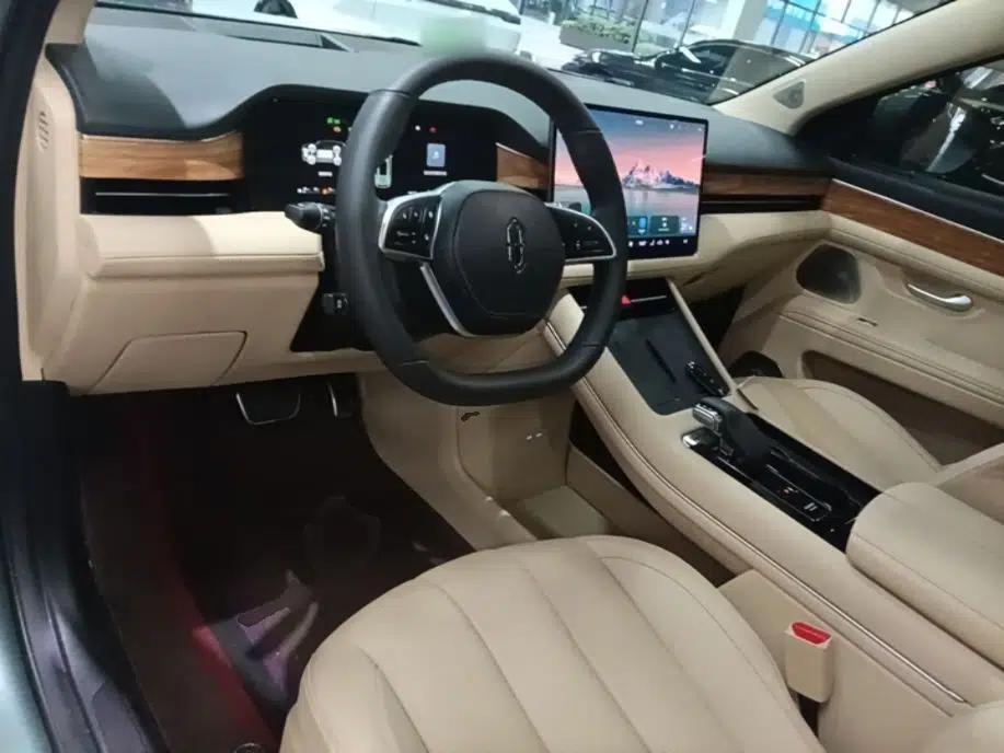 Hima AITO M7 2022 1.5T Rear-Drive Comfort Edition — миниатюра 13