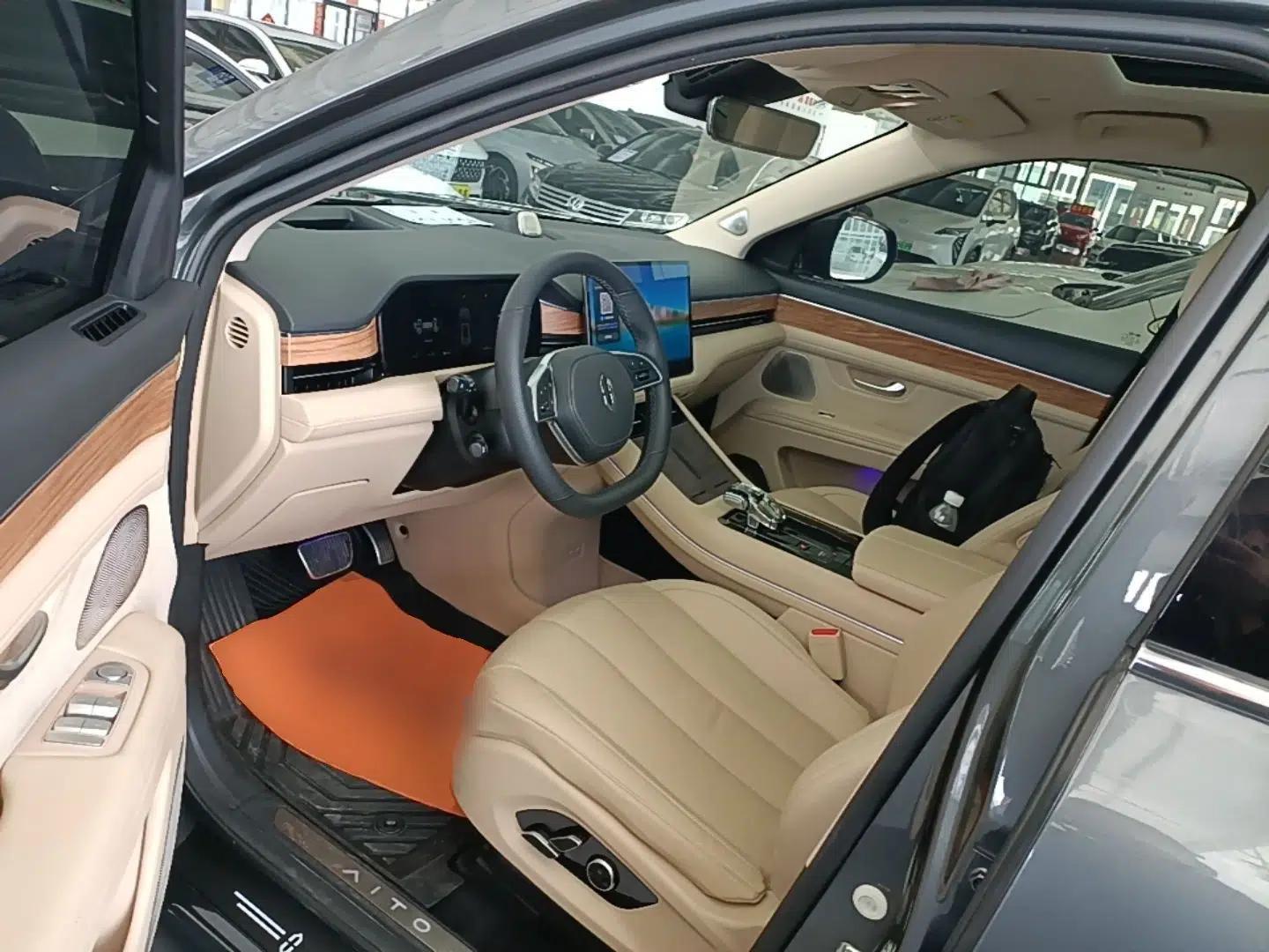 Hima AITO M7 2022 1.5T Rear-Drive Comfort Edition — миниатюра 19