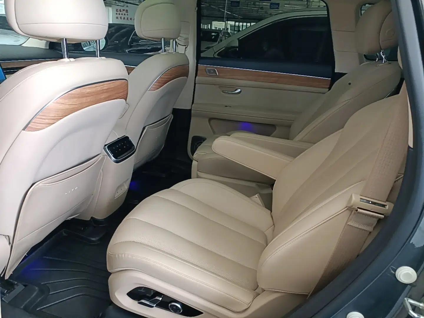 Hima AITO M7 2022 1.5T Rear-Drive Comfort Edition — миниатюра 20