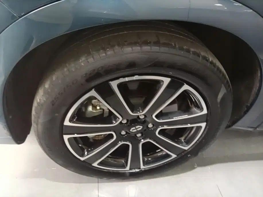 Hima AITO M7 2024 1.5T Intelligent Drive Rear-Drive Ultra Version 5 Seats — миниатюра 4