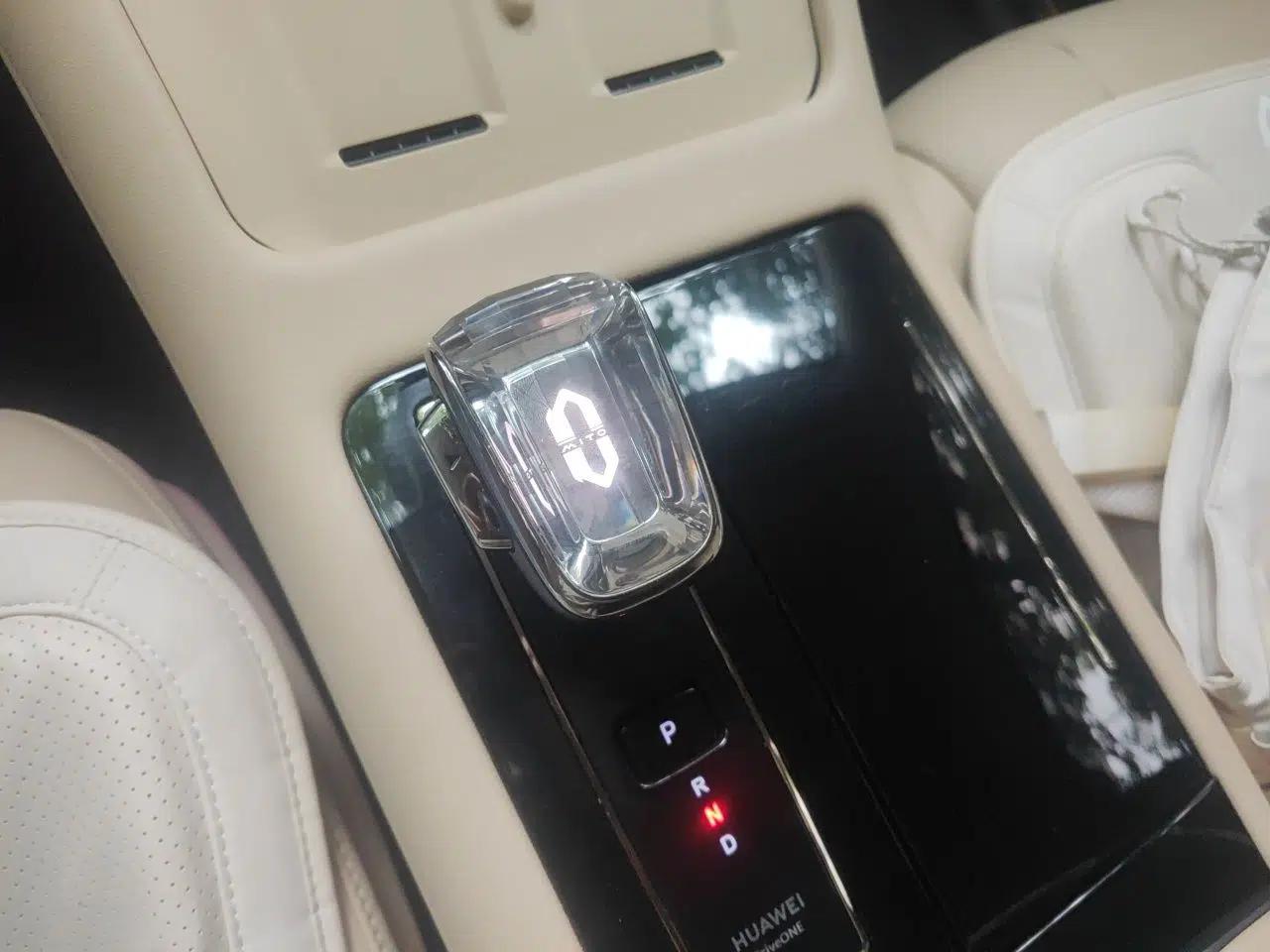 Hima AITO M7 2024 1.5T Intelligent Driving 4WD Max Edition 5 Seats — миниатюра 15