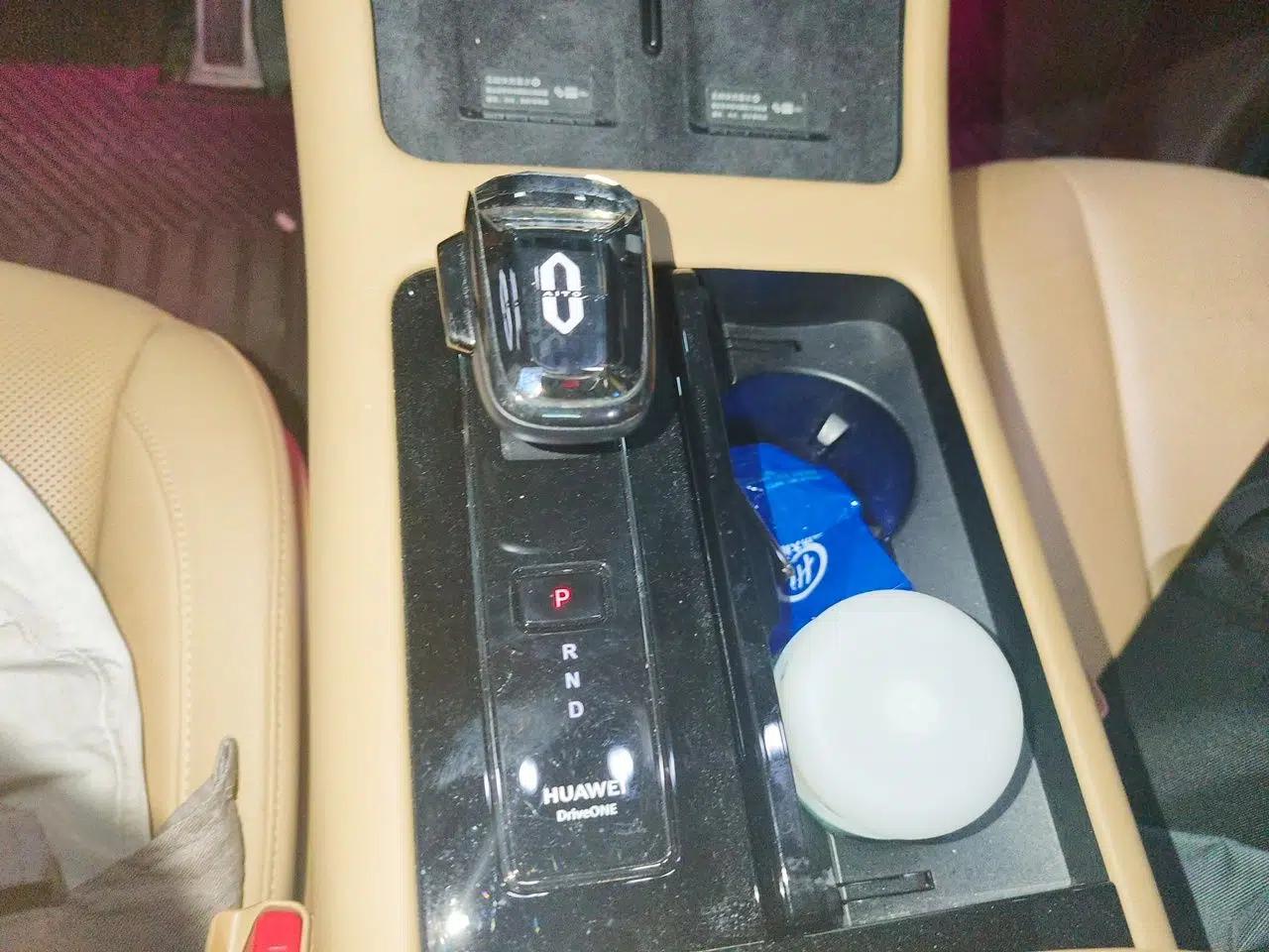 Hima AITO M7 2024 1.5T Rear-Drive Plus Version 5 Seats — миниатюра 15