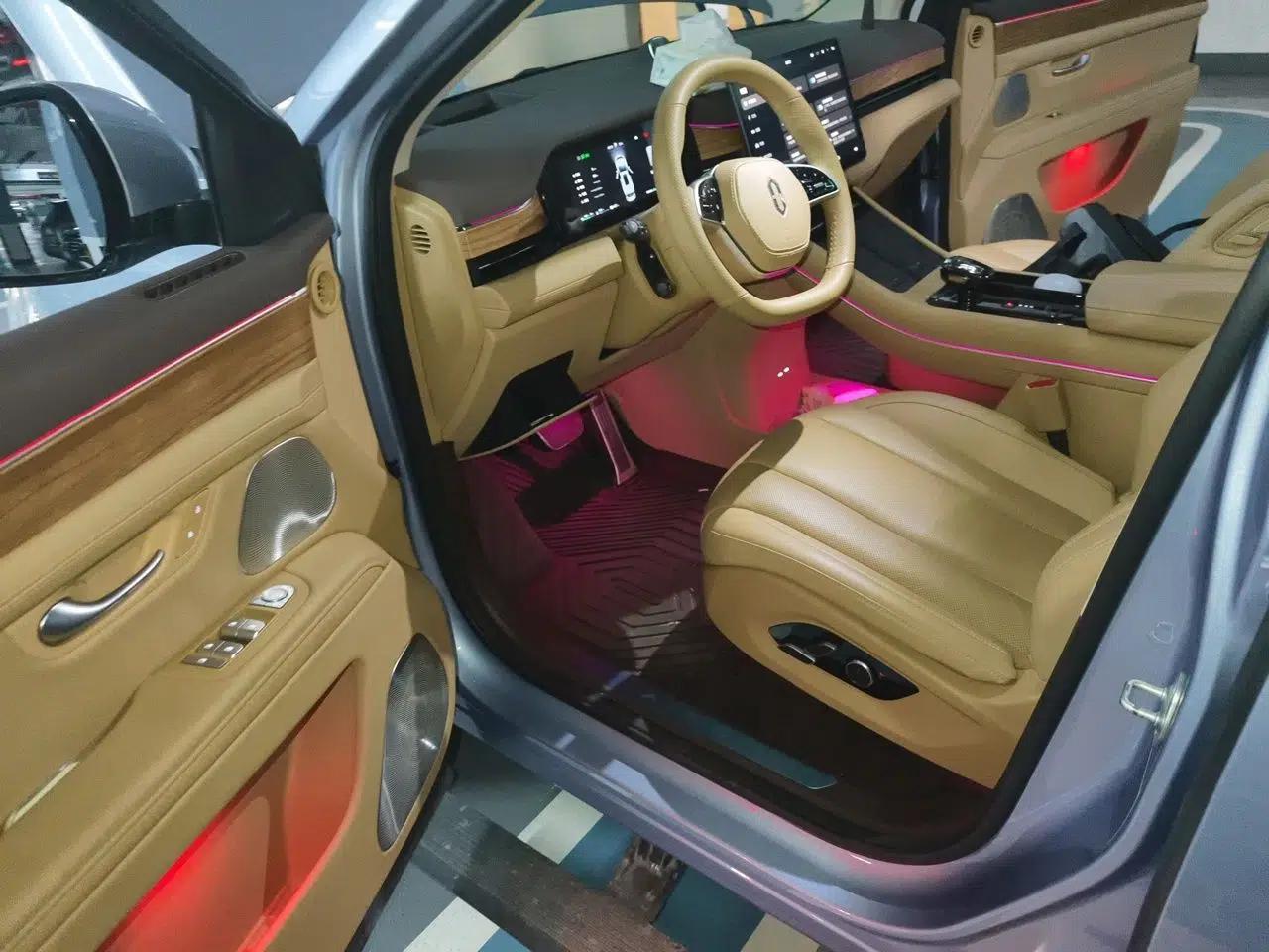 Hima AITO M7 2024 1.5T Rear-Drive Plus Version 5 Seats — миниатюра 17