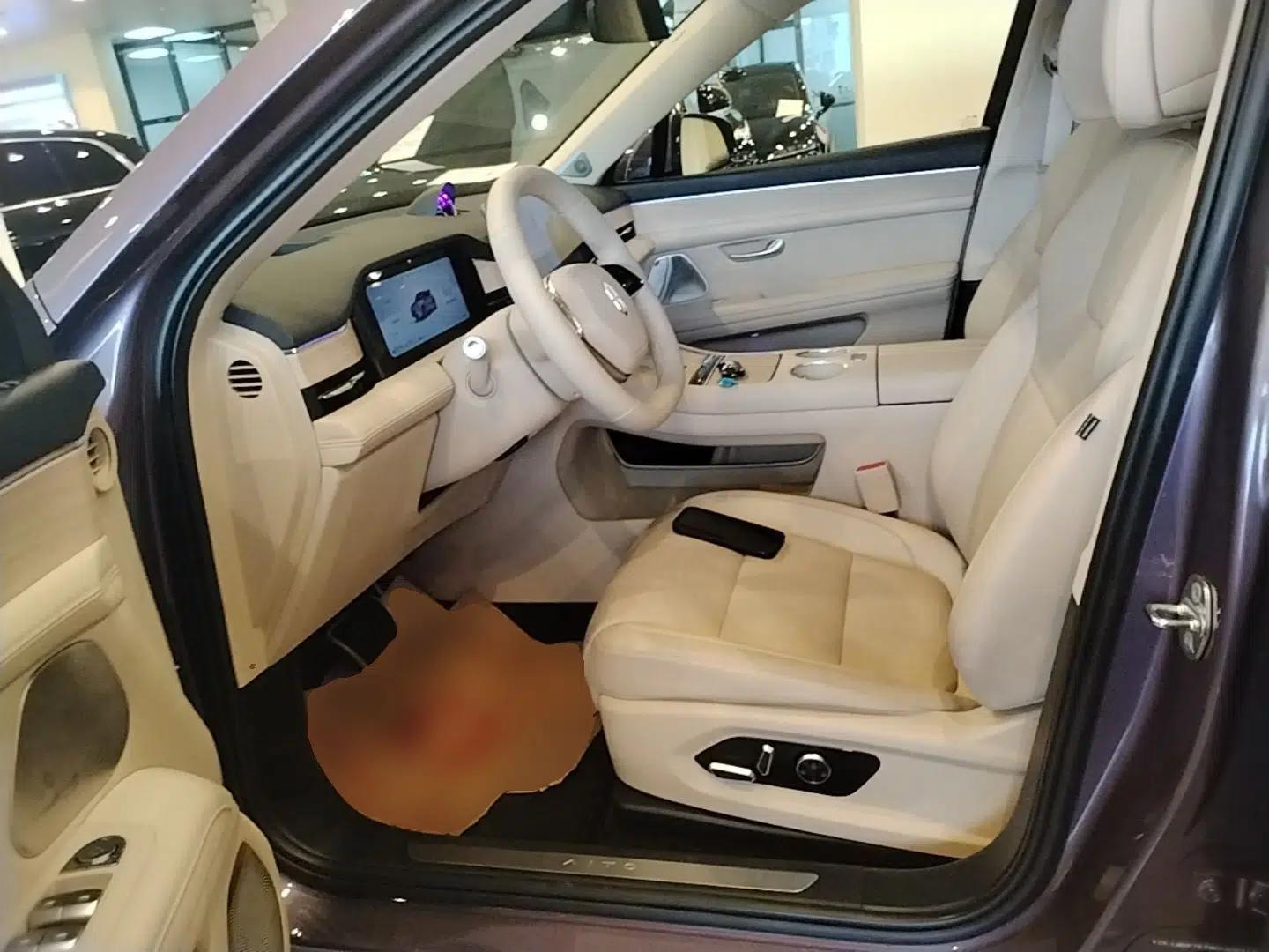 Hima AITO M5 2025 Extended-Range Ultra All-Wheel-Drive Version — миниатюра 17