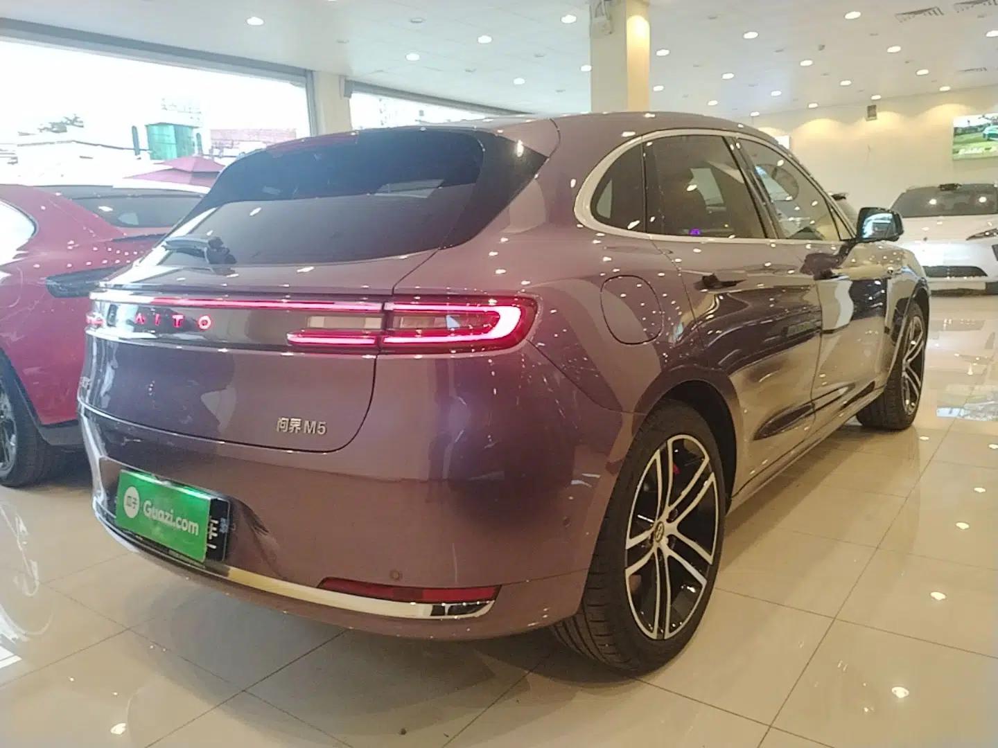 Hima AITO M5 2025 Extended-Range Ultra All-Wheel-Drive Version — миниатюра 4