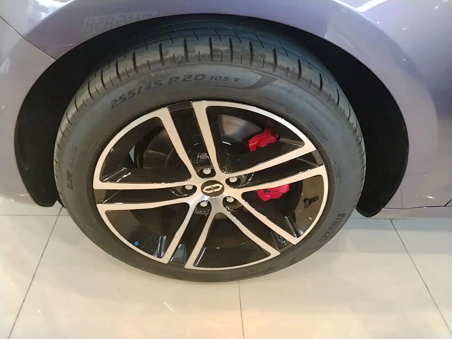 Hima AITO M5 2025 Extended-Range Ultra All-Wheel-Drive Version — миниатюра 9