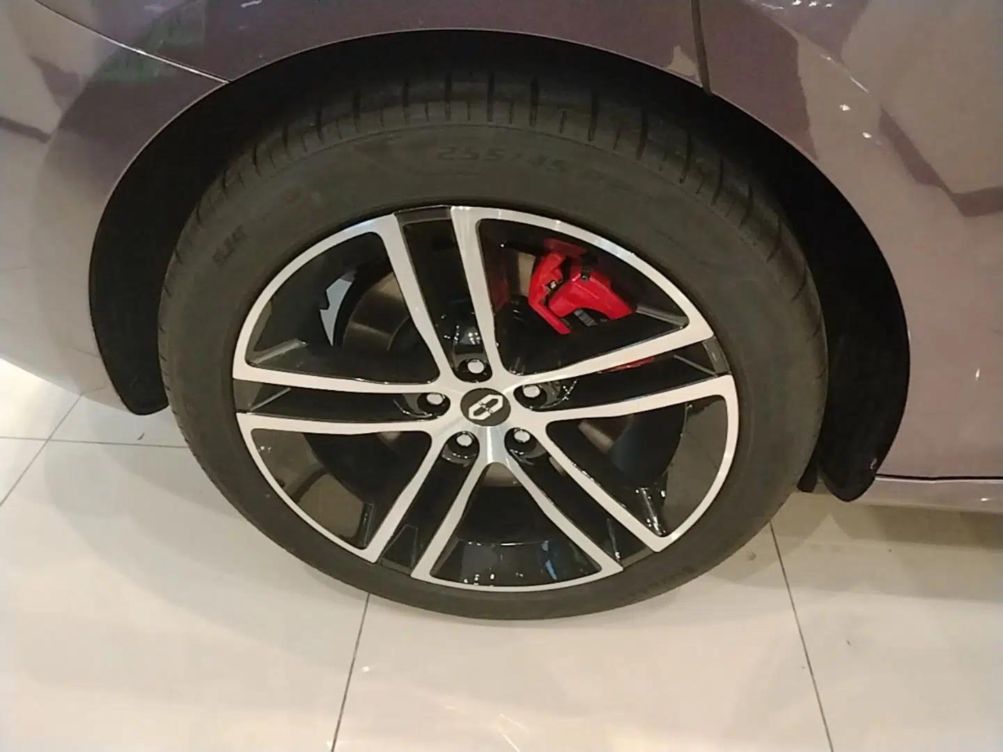 Hima AITO M5 2025 Extended-Range Ultra All-Wheel-Drive Version — миниатюра 10