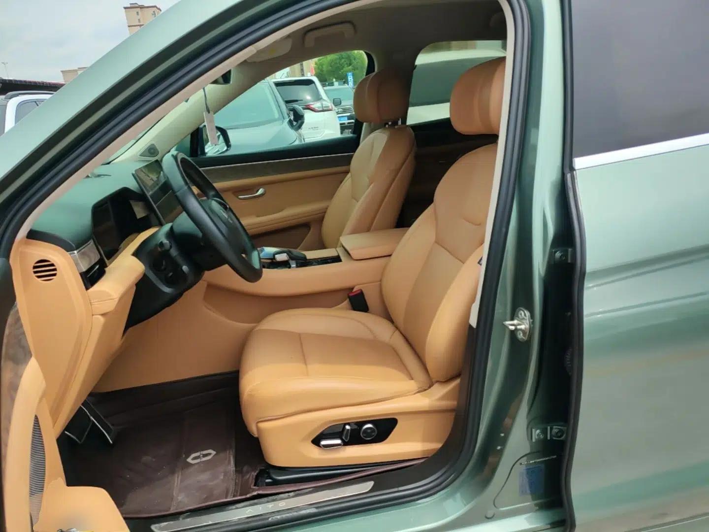 Hima AITO M5 2022 Extended-Range Four-Wheel Drive Flagship Edition — миниатюра 17