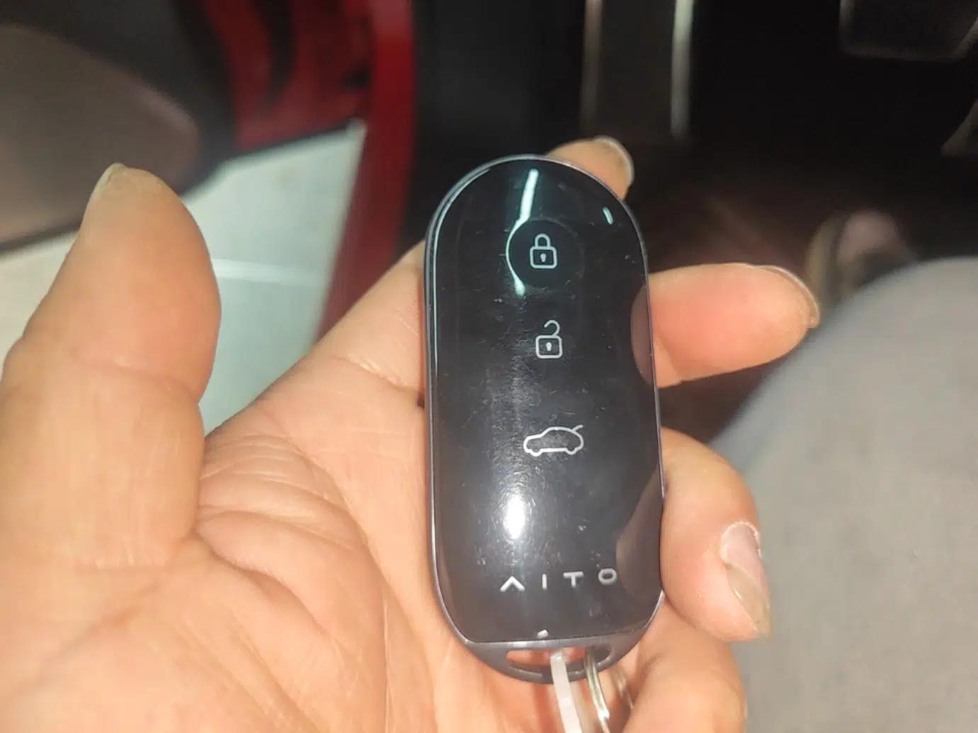 Hima AITO M5 2025 Extended-Range Ultra All-Wheel-Drive Version — миниатюра 12