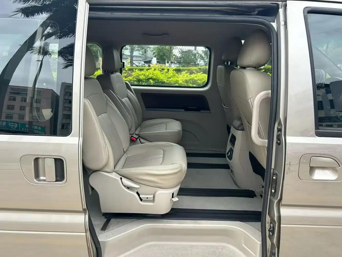 Lingzhi New Energy 2021 Passenger Edition Comfort 7-Seater — миниатюра 9