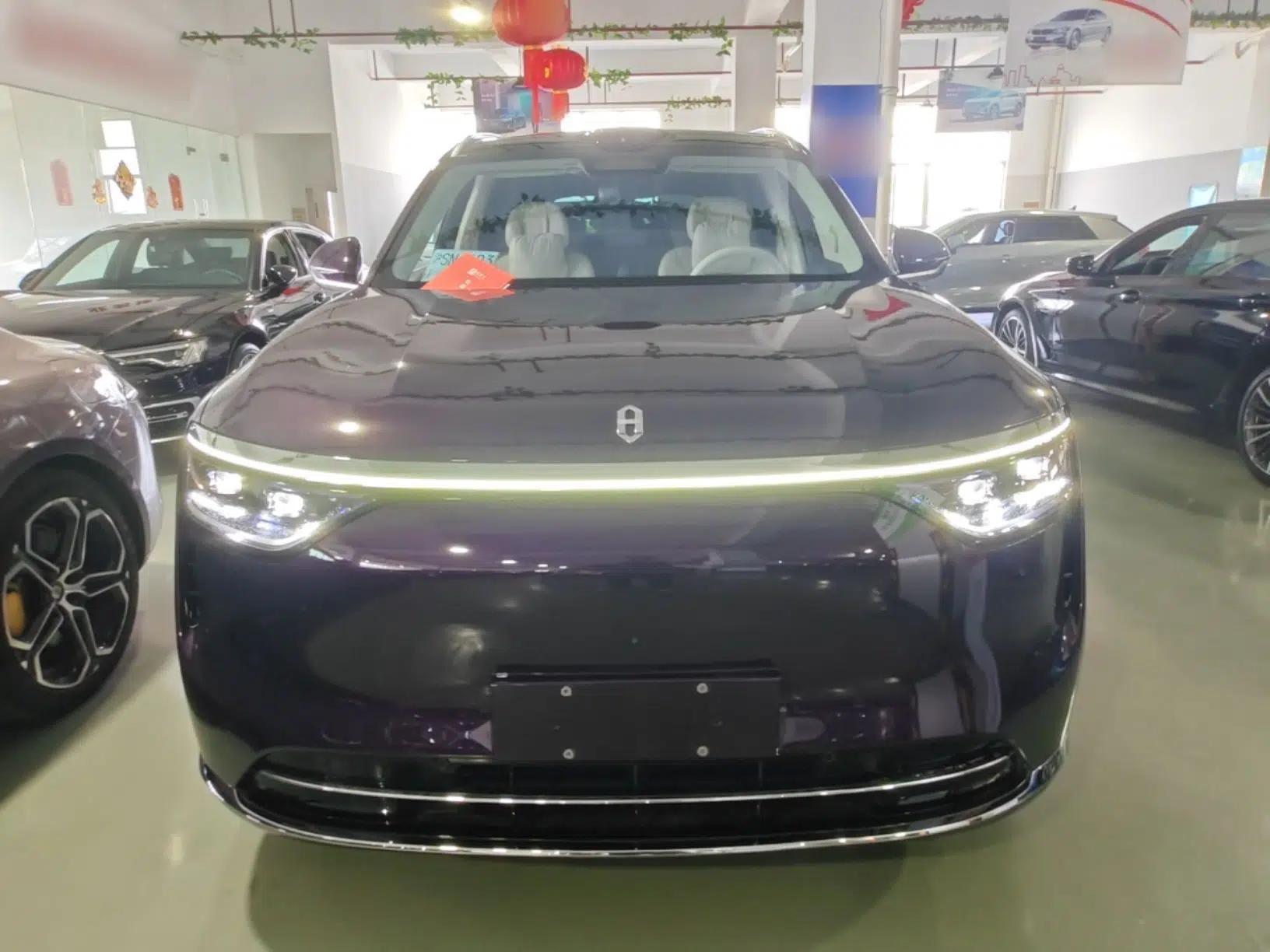 Hima AITO M8 2025 Extended-Range Max+ Version 53.4 kWh 5-Seater Edition — миниатюра 2