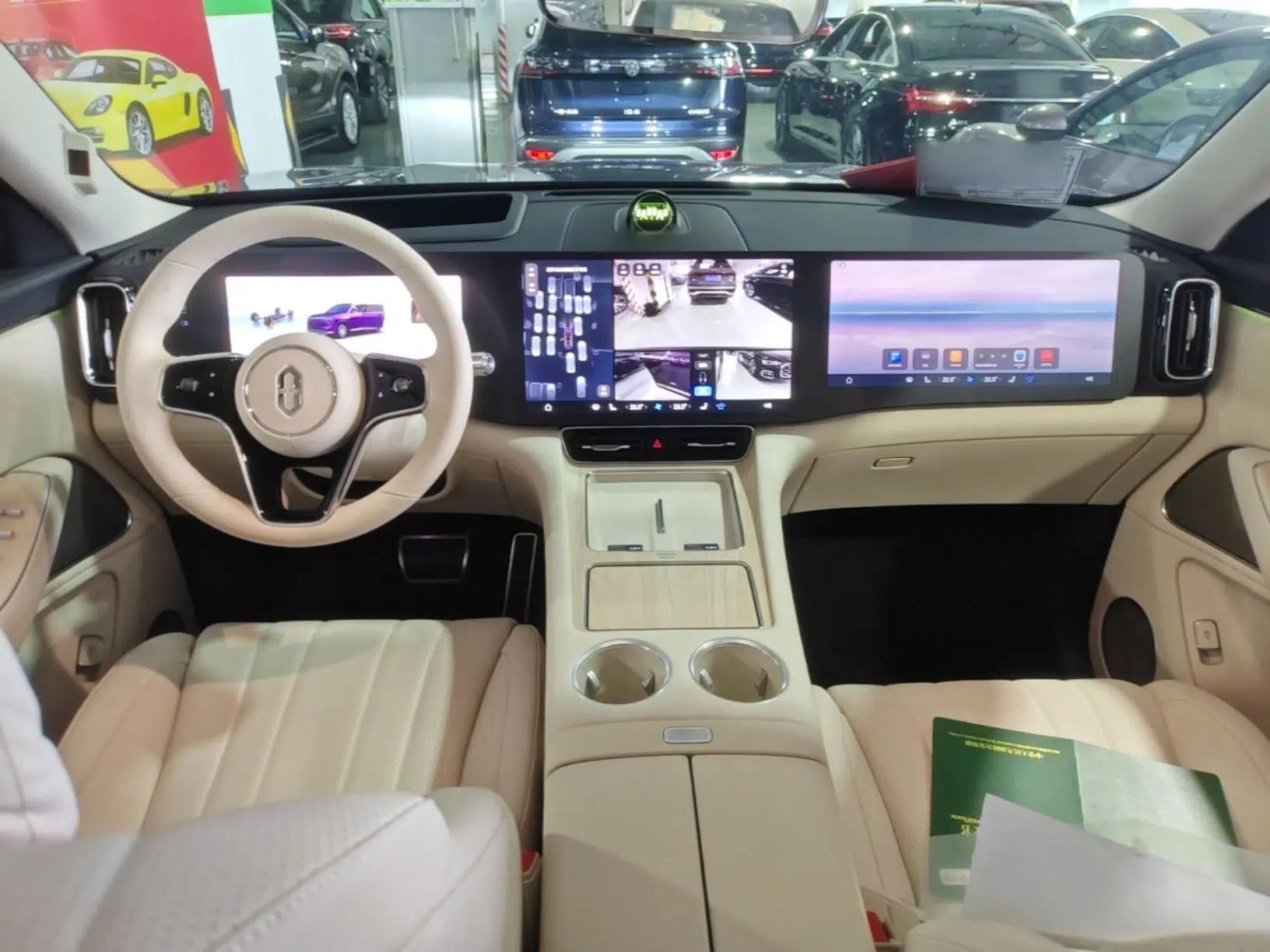 Hima AITO M8 2025 Extended-Range Max+ Version 53.4 kWh 5-Seater Edition — миниатюра 13