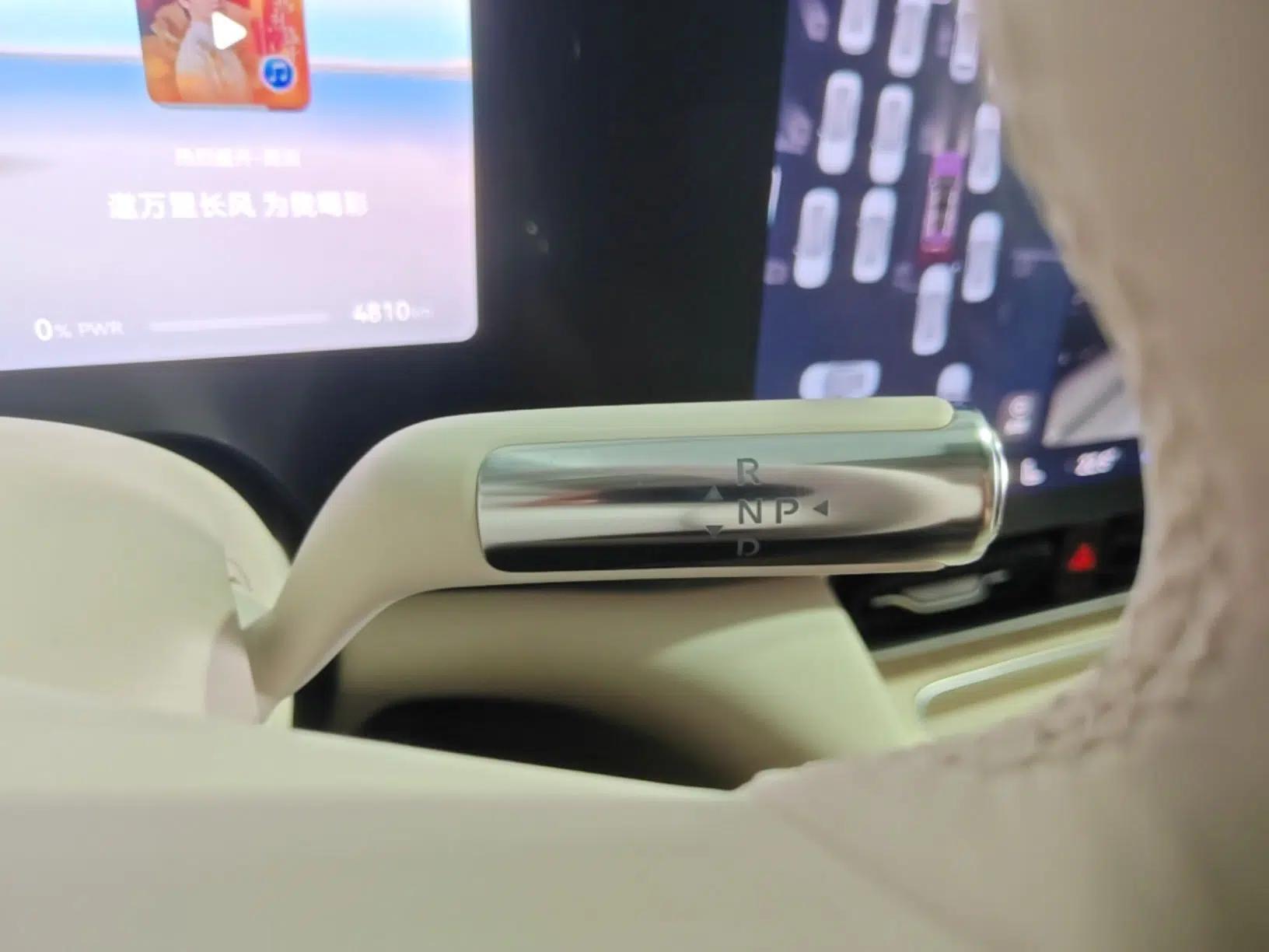 Hima AITO M8 2025 Extended-Range Max+ Version 53.4 kWh 5-Seater Edition — миниатюра 17