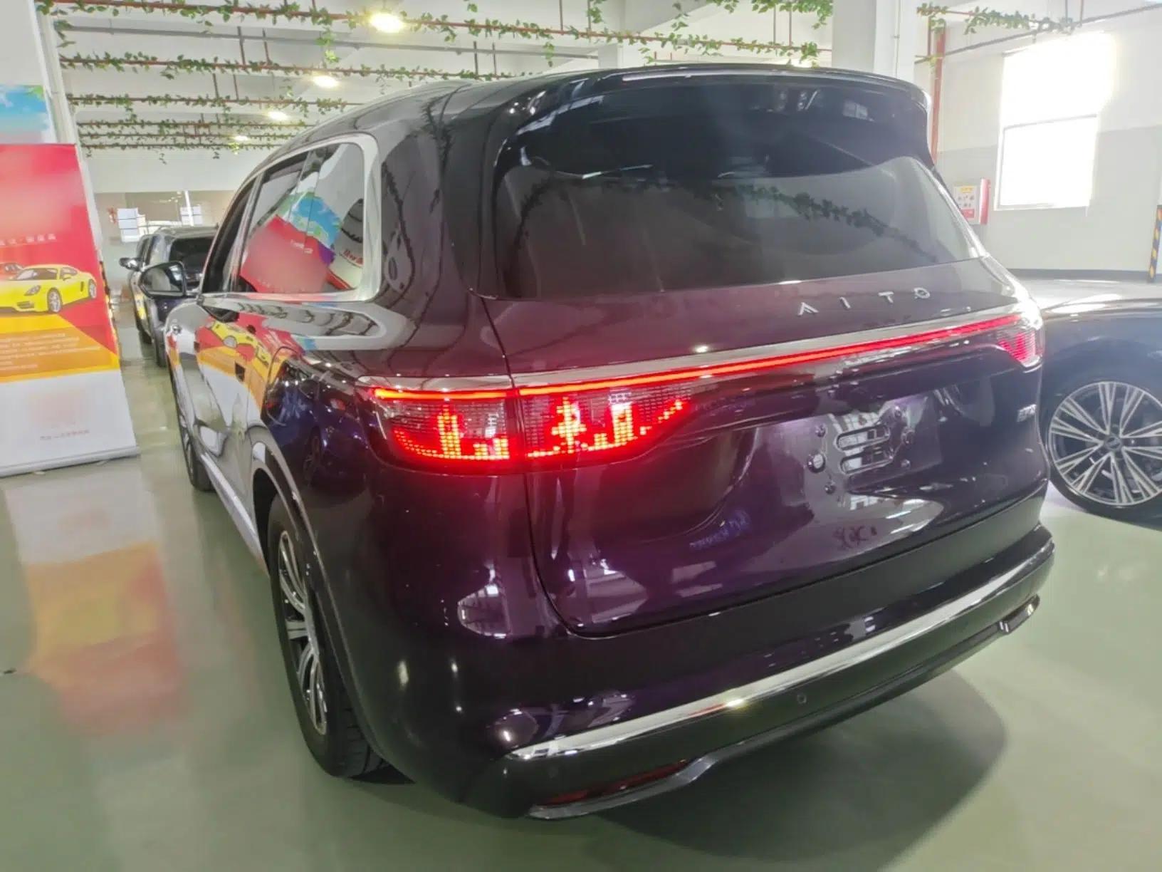 Hima AITO M8 2025 Extended-Range Max+ Version 53.4 kWh 5-Seater Edition — миниатюра 4