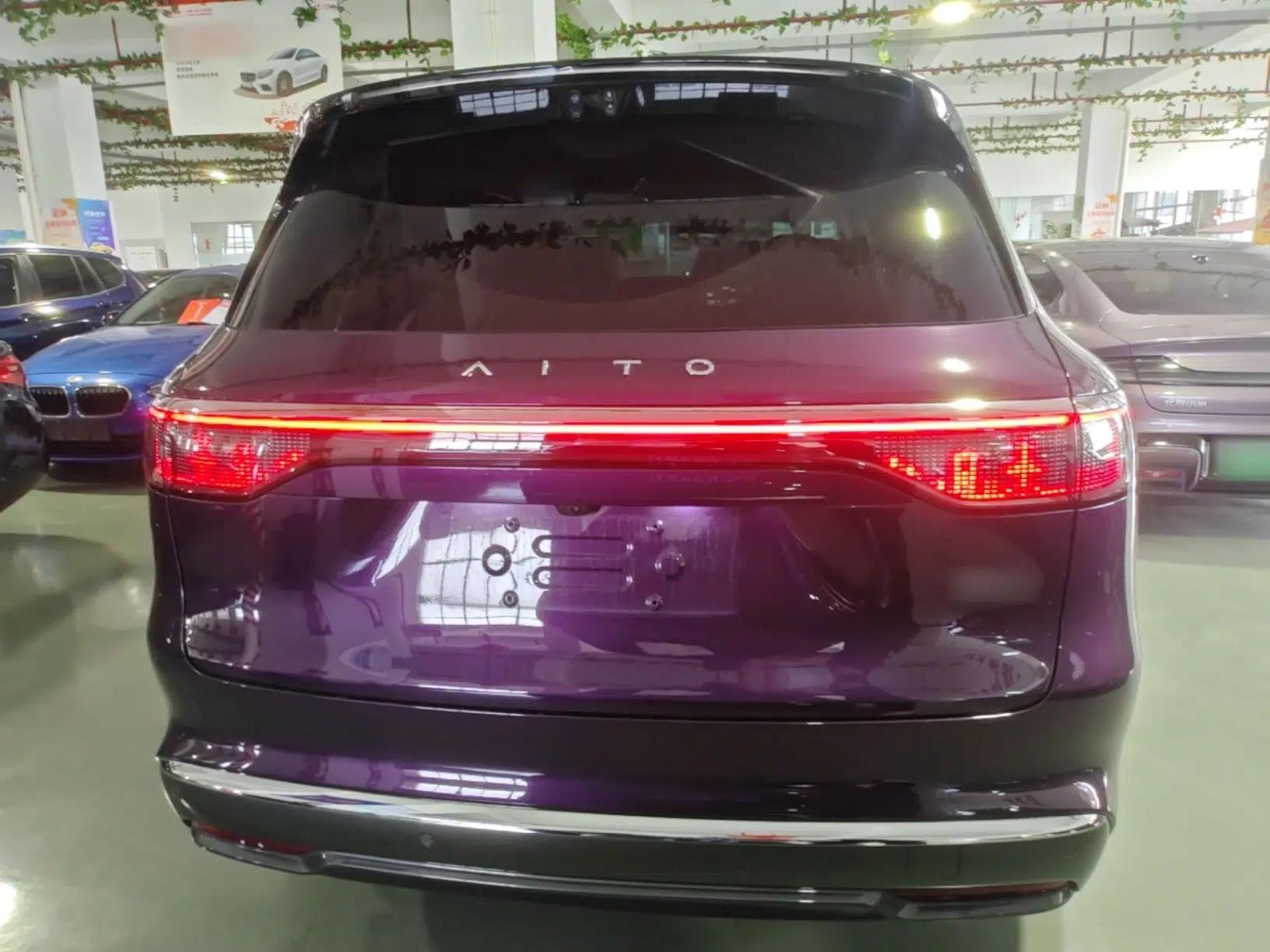 Hima AITO M8 2025 Extended-Range Max+ Version 53.4 kWh 5-Seater Edition — миниатюра 5