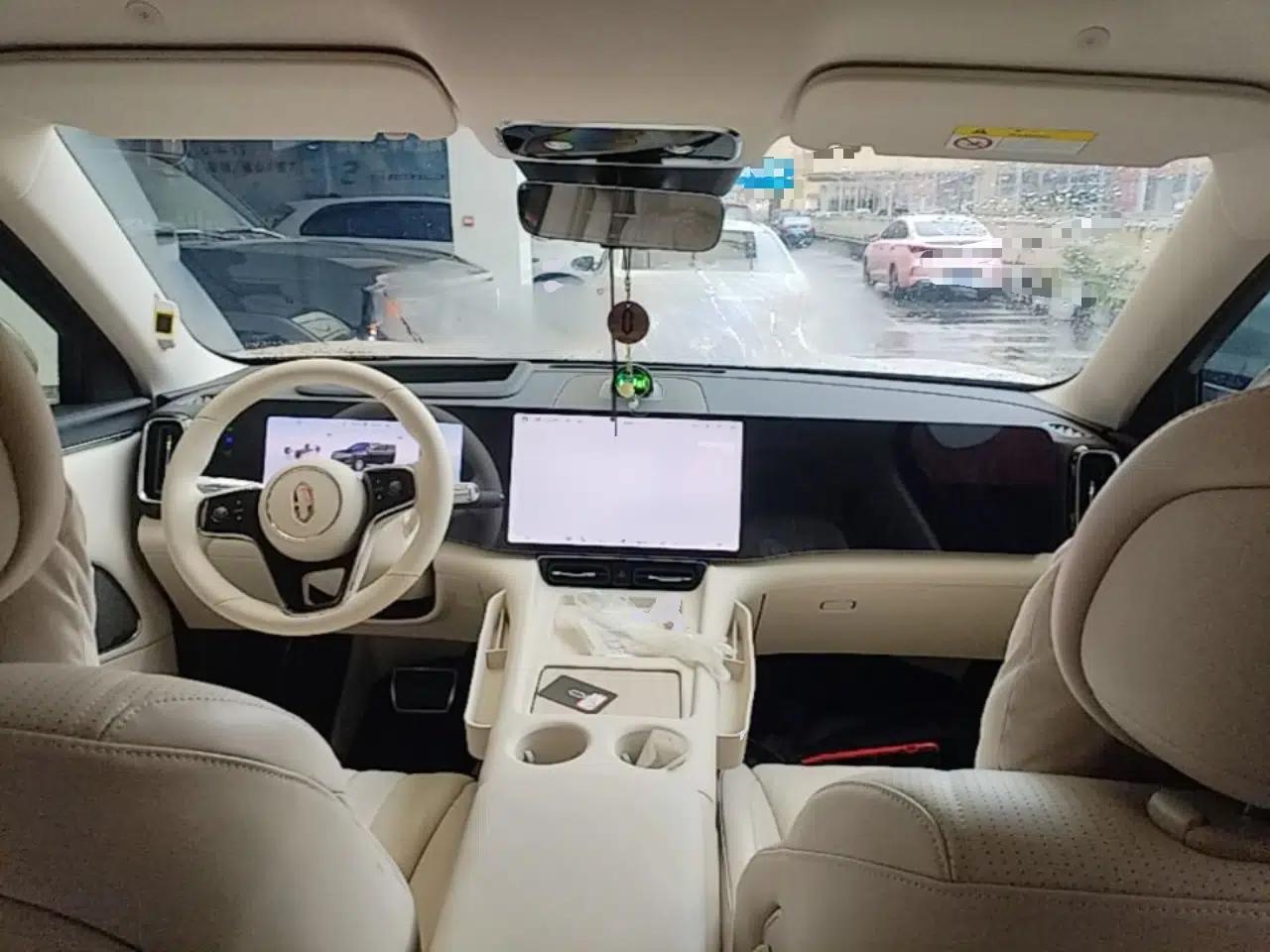 Hima AITO M8 2025 Extended-Range Max+ Version 53.4 kWh 5-Seater Edition — миниатюра 13