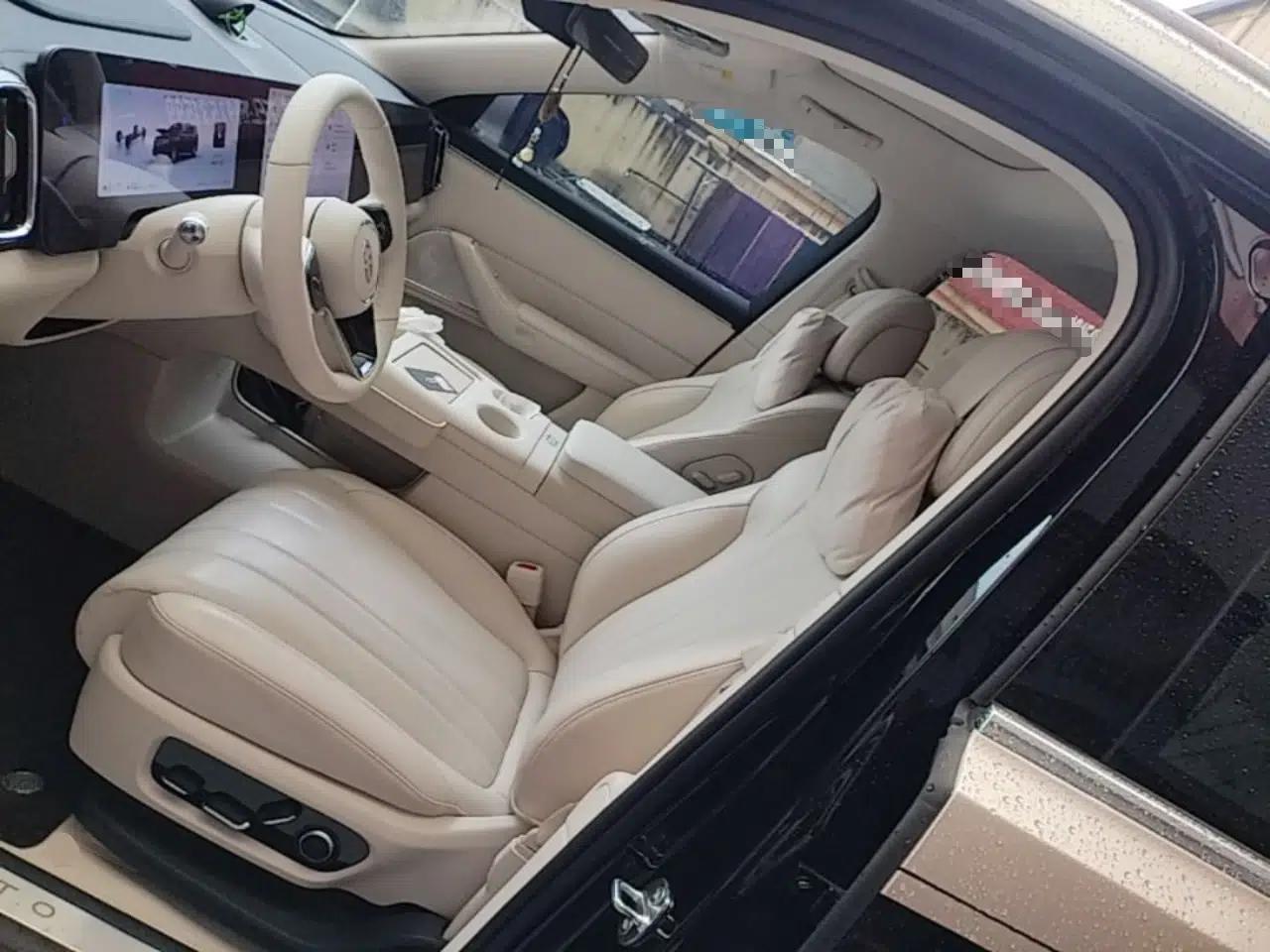 Hima AITO M8 2025 Extended-Range Max+ Version 53.4 kWh 5-Seater Edition — миниатюра 18