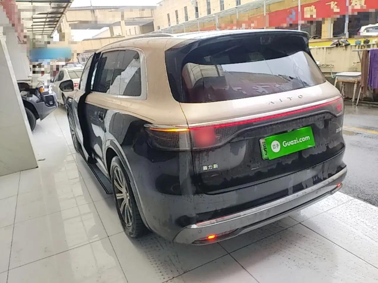 Hima AITO M8 2025 Extended-Range Max+ Version 53.4 kWh 5-Seater Edition — миниатюра 4