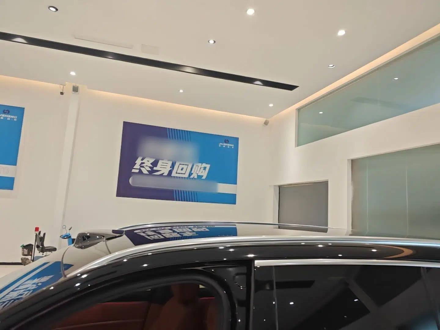 Hima AITO M8 2025 Extended-Range Max+ Version 53.4 kWh 6-Seater Edition — миниатюра 11