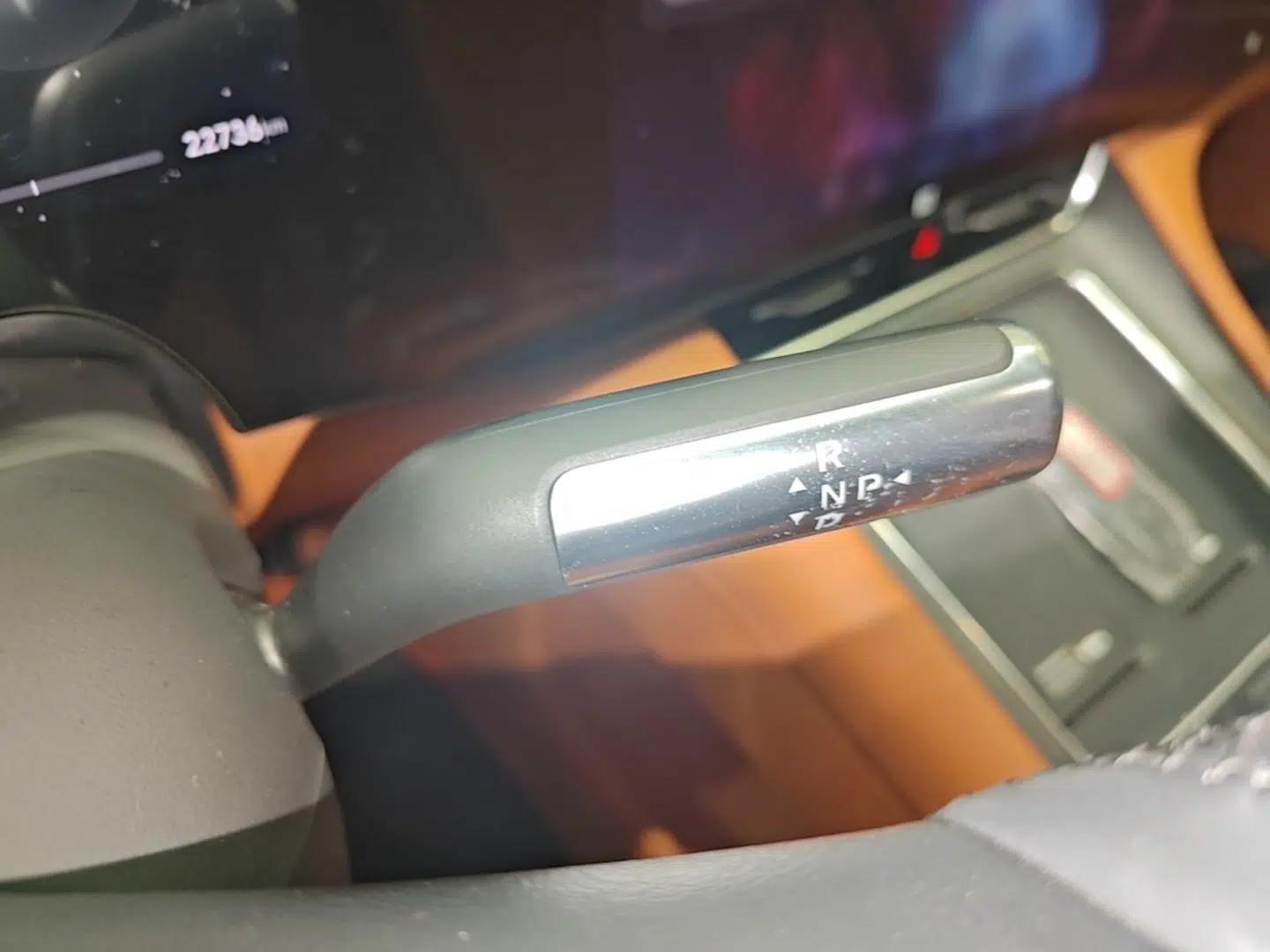 Hima AITO M8 2025 Extended-Range Max+ Version 53.4 kWh 6-Seater Edition — миниатюра 17