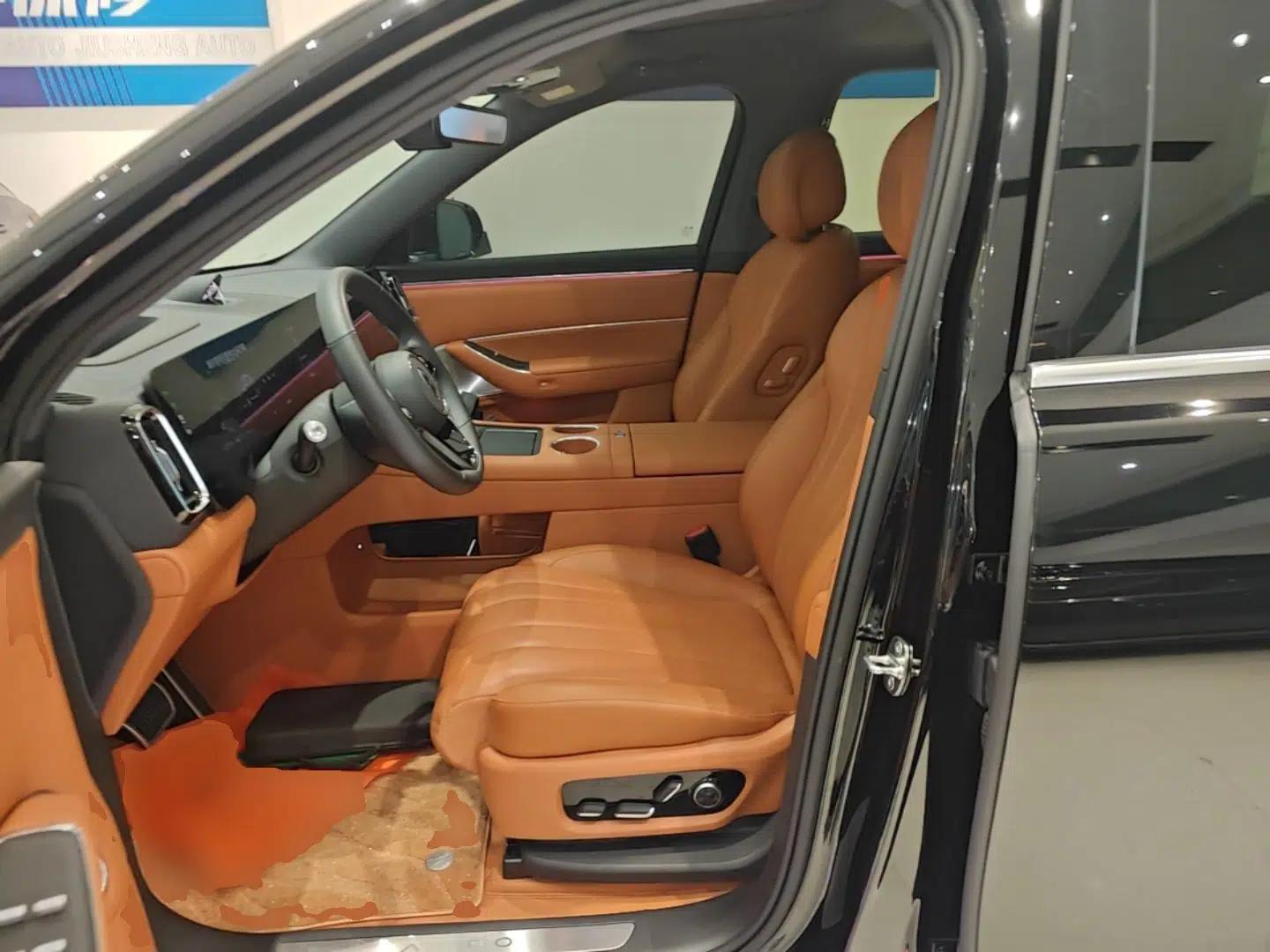 Hima AITO M8 2025 Extended-Range Max+ Version 53.4 kWh 6-Seater Edition — миниатюра 18