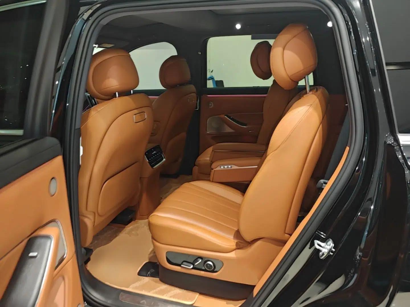 Hima AITO M8 2025 Extended-Range Max+ Version 53.4 kWh 6-Seater Edition — миниатюра 20